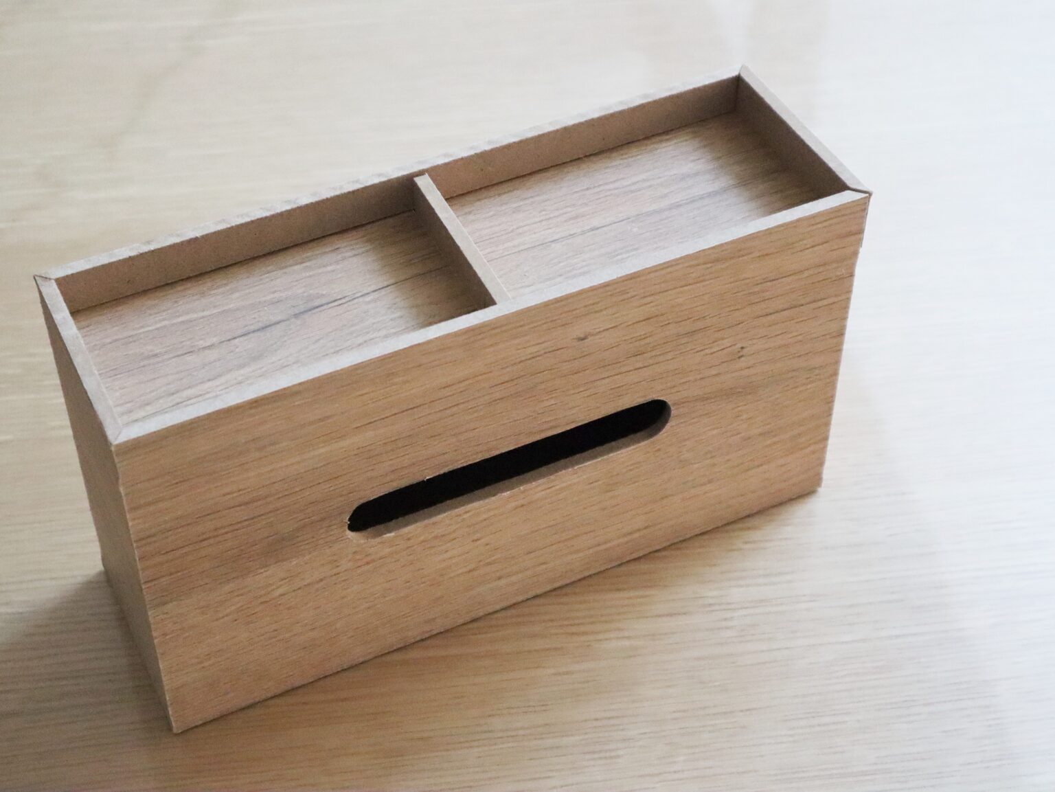 【ダイソー】木製ティッシュケースでテーブル周りがすっきり解決。 | 北欧と。